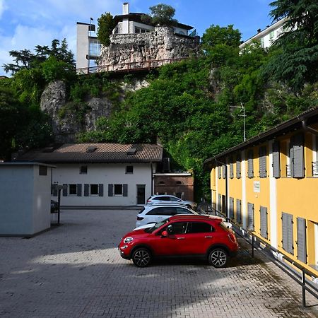 Cityu - Grazioli 27 Trento Centro Con Parcheggio Privato Gratuito Buitenkant foto